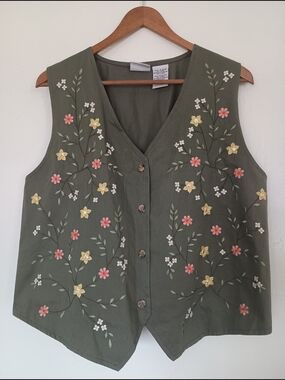 Bobbie Brooks 100% Cotton Embroidered Olive Green Floral Vest